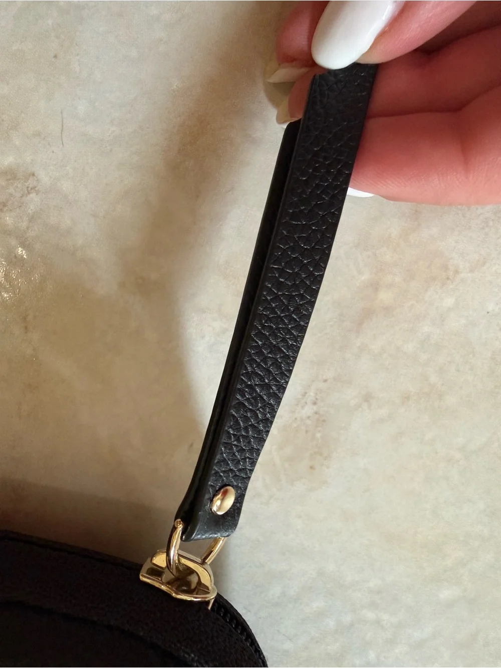 kate spade new york Black Pebbled Leather Embossed Logo Computer Case
